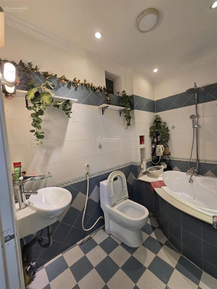 Bán gấp nhà đẹp 4 tầng, hẻm xe hơi cách quang trung 50m. nở hậu tài lộc. tl 0978 897 *** chính chủ