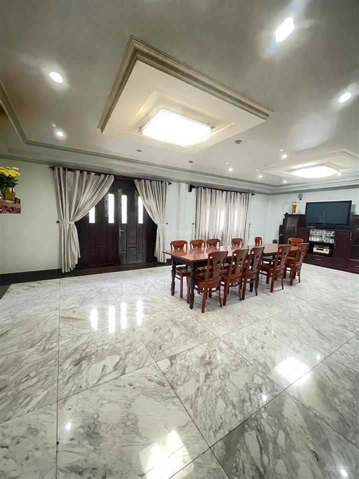 Bán gấp đi định cư nhà 4 tầng bề thế. hơn 600m2 sử dụng, full nội thất  giá chỉ 19 tỷ tl