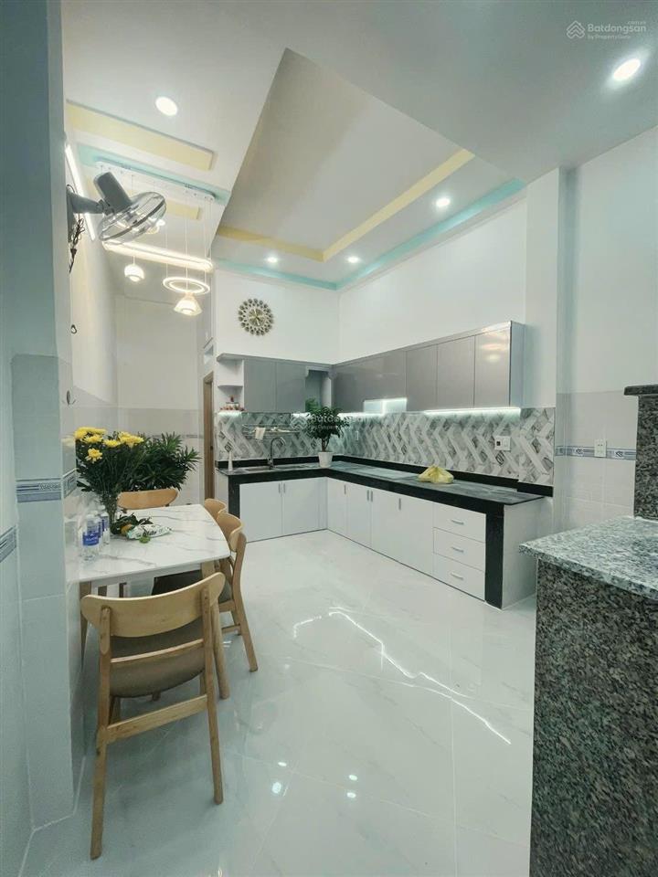 Bán nhà mới mặt tiền kinh doanh view công viên 3 tầng, 3pn. giá chỉ 6,45 tỷ tl.  0978 897 ***