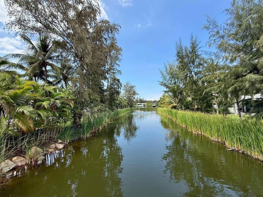 Cần bán gấp căn biệt thự nghỉ dưỡng cao cấp sanctuary hồ tràm, tp. hồ chí minh