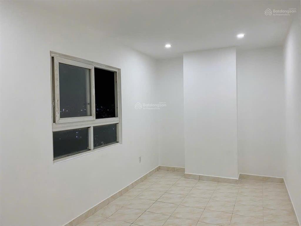 Kẹt tiền cần bán căn hộ đại thành, dt 83m2, 2pn, nt cơ bản, giá 1,8 tỷ