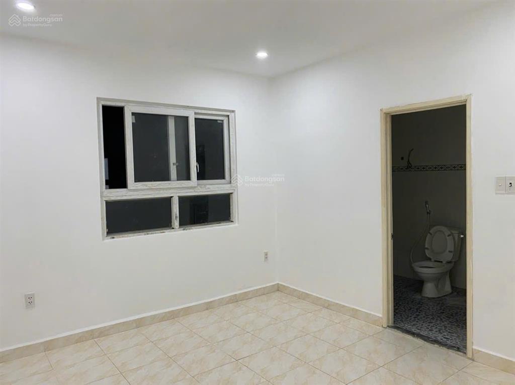 Kẹt tiền cần bán căn hộ đại thành, dt 83m2, 2pn, nt cơ bản, giá 1,8 tỷ