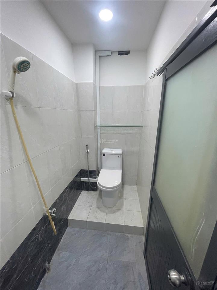 Bán chung cư cách mạng tháng 8, dt 45m2, 2pn, nt cơ bản, giá 2.430 tỷ