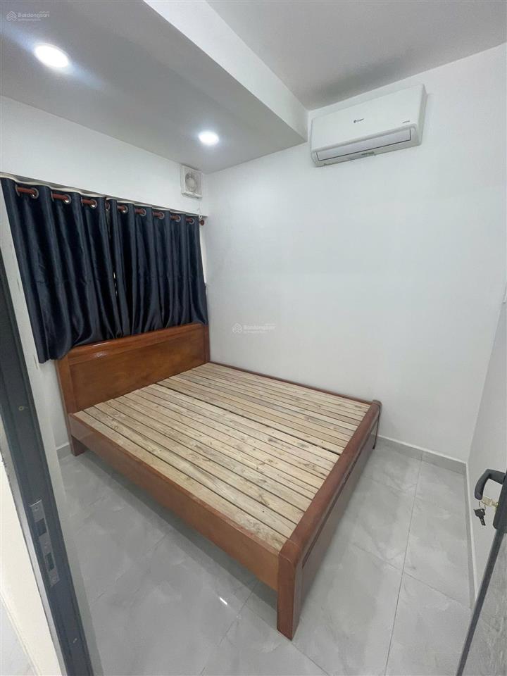 Bán chung cư cách mạng tháng 8, dt 45m2, 2pn, nt cơ bản, giá 2.430 tỷ