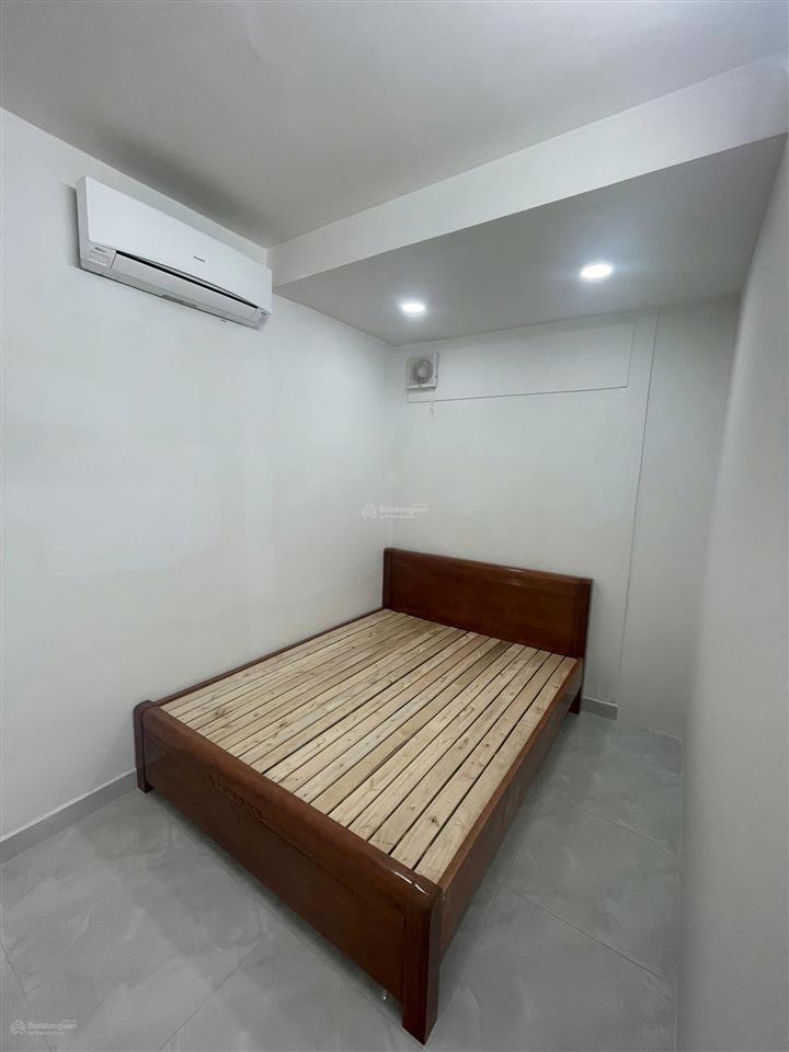 Bán chung cư cách mạng tháng 8, dt 45m2, 2pn, nt cơ bản, giá 2.430 tỷ