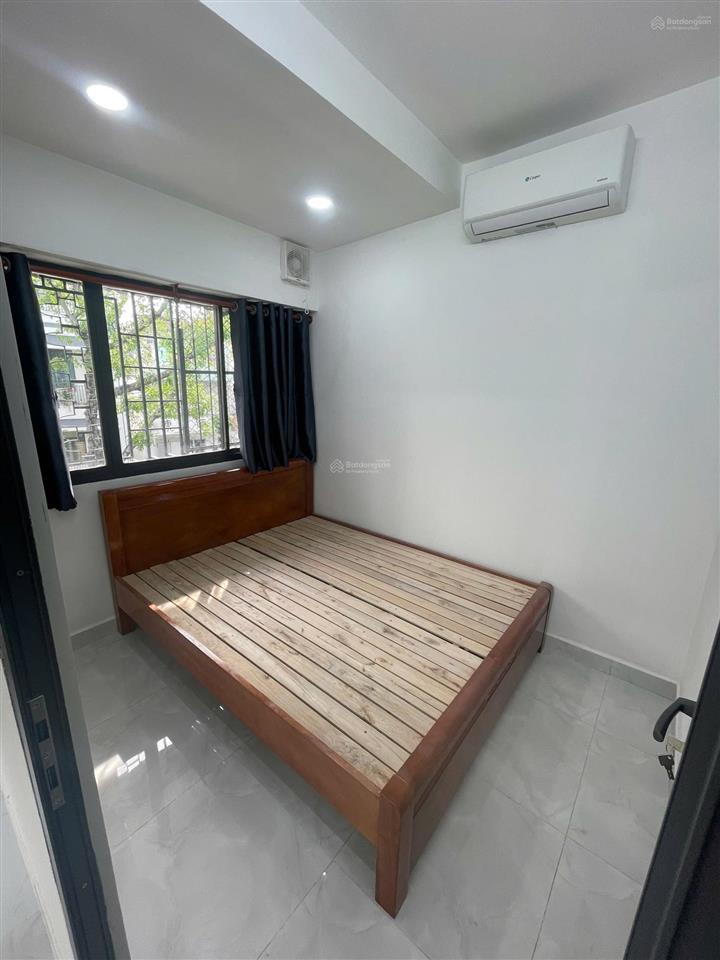 Bán chung cư cách mạng tháng 8, dt 45m2, 2pn, nt cơ bản, giá 2.430 tỷ