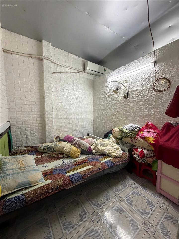 Nhà hẻm 111 lê đình cẩn  gần khu tên lửa.