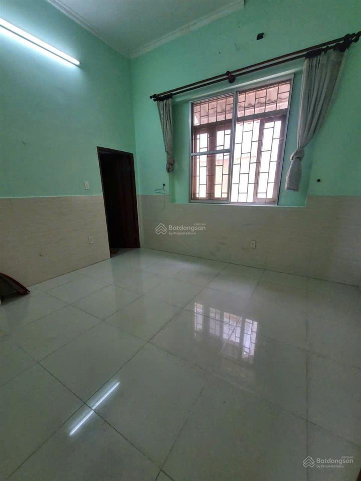 Hạ giá bán gấp  nhà 1/ đường đoàn nguyễn tuấn, x.qui đức, bc