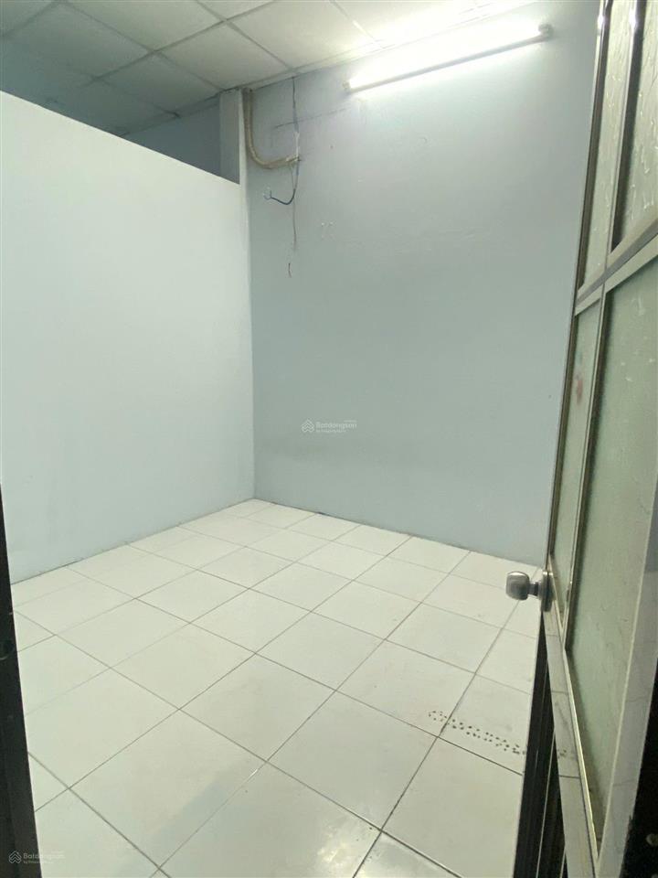 Cần bán nhà hẻm 109 bình trị đông  gần kdc tên lửa.