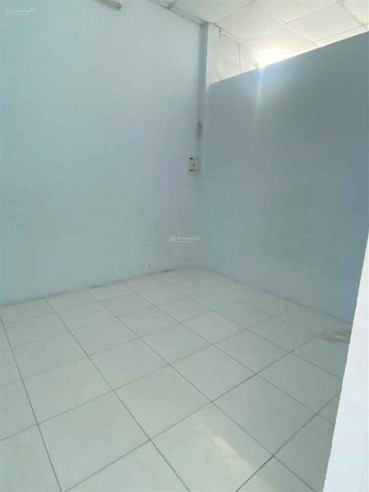 Cần bán nhà hẻm 109 bình trị đông  gần kdc tên lửa.