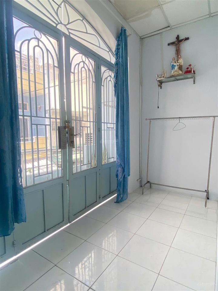 Cần bán nhà hẻm 109 bình trị đông  gần kdc tên lửa.