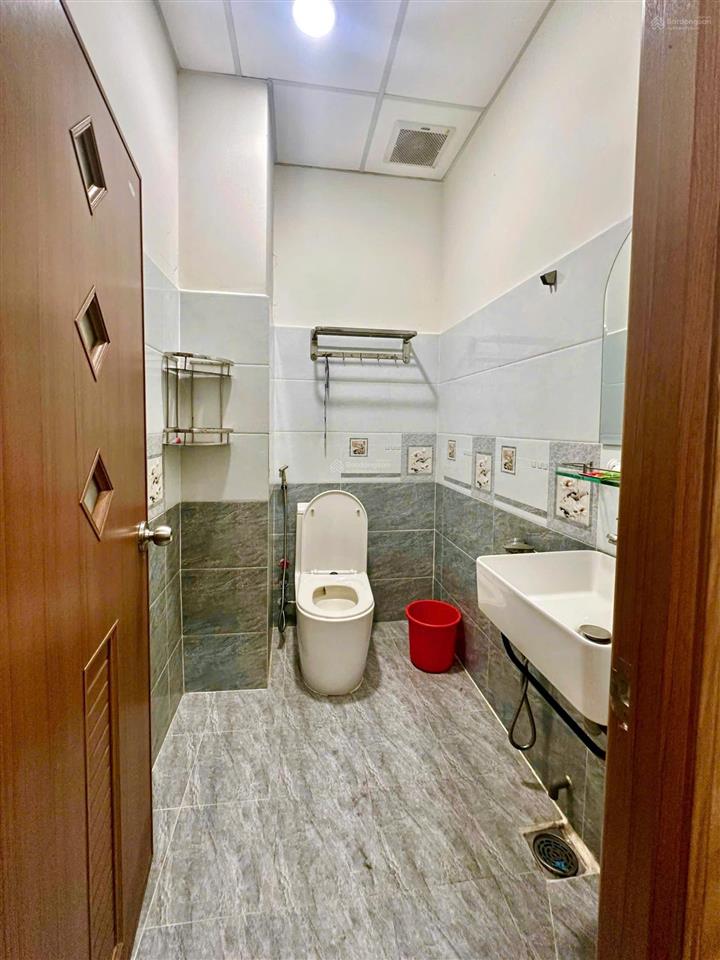 Nhà đẹp vào ở ngay  hxh 428 chiến lược thông hương lộ 2
