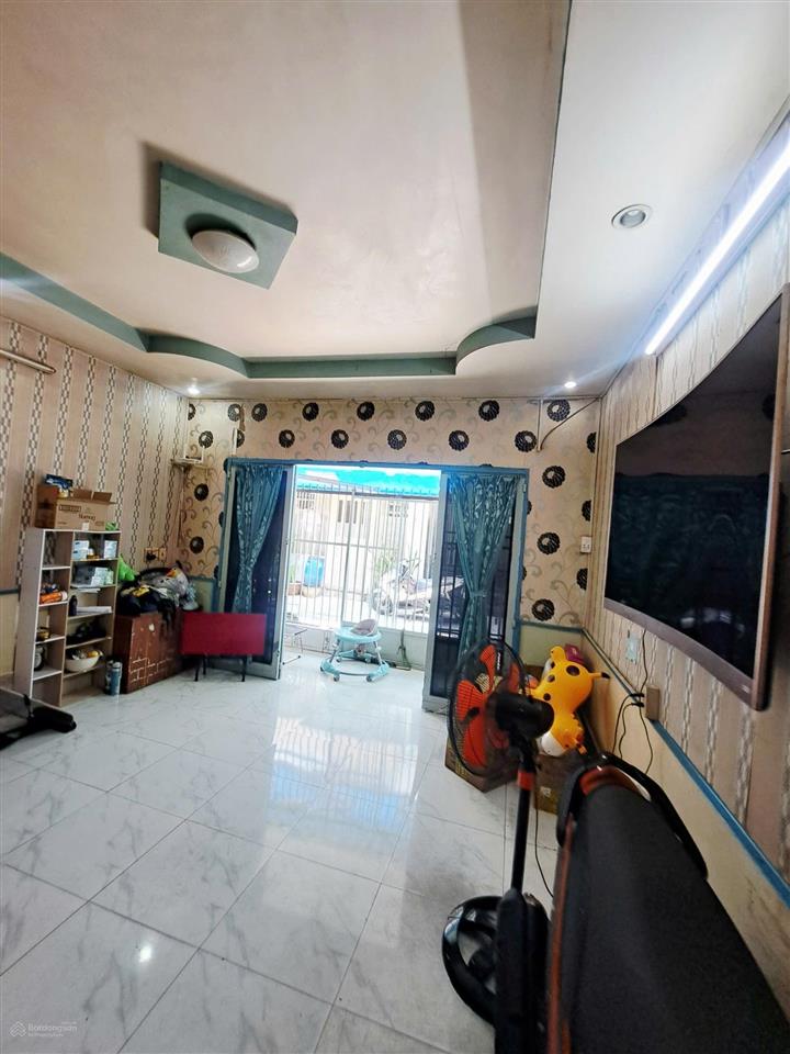 Cần bán gấp  nhà hẻm 130 lê đình cẩn, p tân tạo