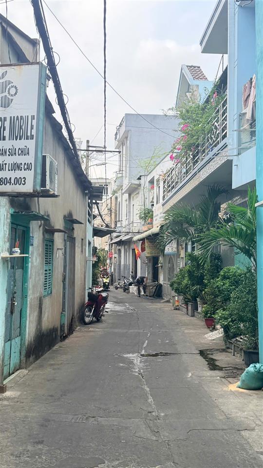 Nhà hẻm 637 tỉnh lộ 10  thông ra kdc tên lửa