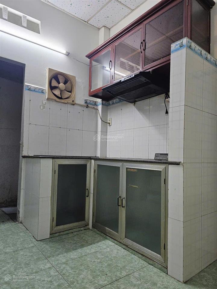 Cần bán gấp giảm 200tr  nhà hxh 766 tỉnh lộ 10, sát khu tên lửa