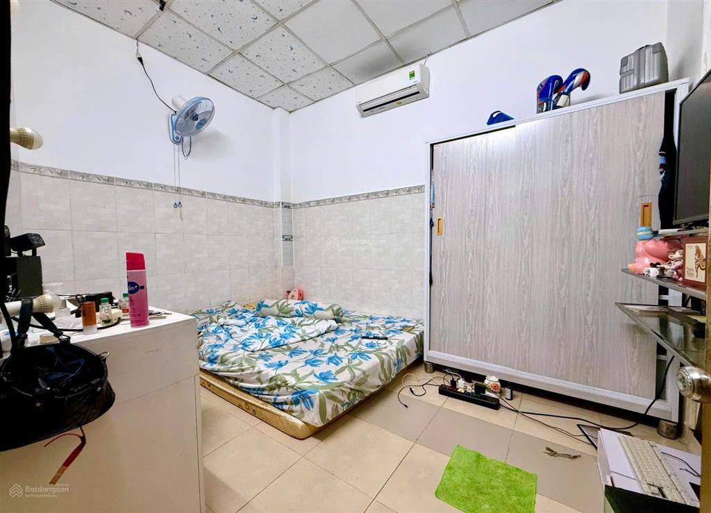 Nhà hxh 239 bà hom  ngay khu ẩm thực q6, gần khu tên lửa