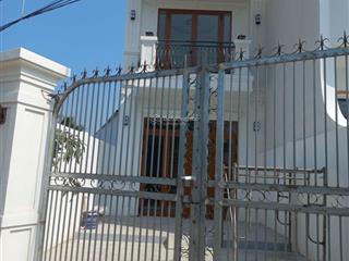 Bán nhà mặt tiền lê thị cẩn 84m2, 2tầng, 2.2 tỷ/ bớt lộc ấp hòa thuận 2  xã cân guộc tây ninh