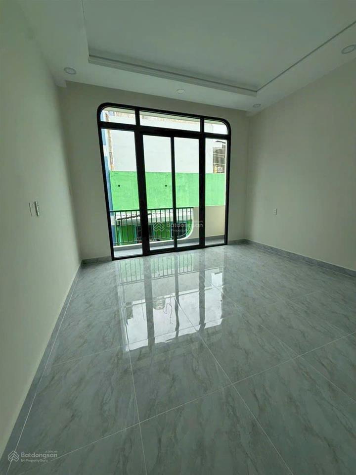 Bán nhà hxh đường lạc long quân 30,4m2  4 tầng, 6,98 tỷ/tl, p3, q11