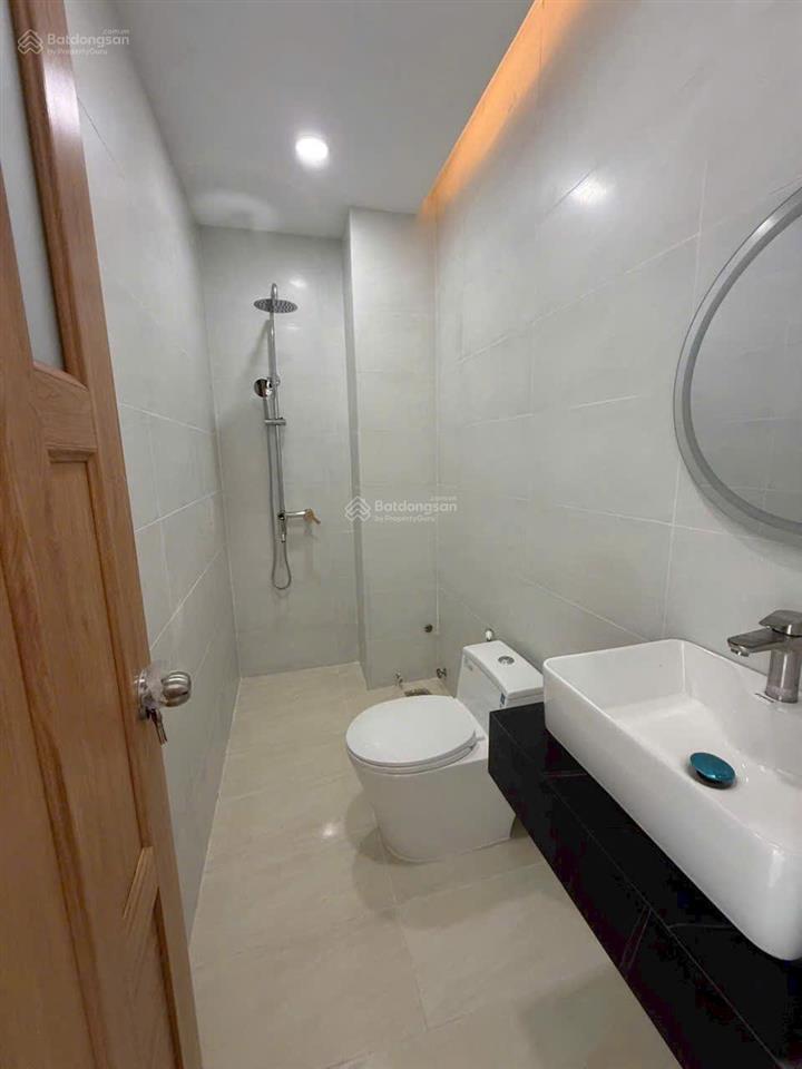 Bán nhà hxh đường lạc long quân 30,4m2  4 tầng, 6,98 tỷ/tl, p3, q11