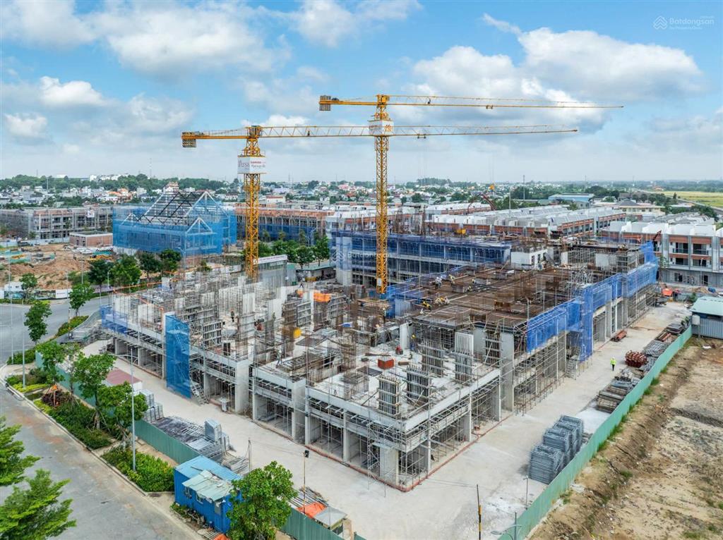 Bán nhà phố spring ville nhơn trạch 107m², 1 trệt 2 lầu, giá 8,6 tỷ all in, lỗ 700 triệu