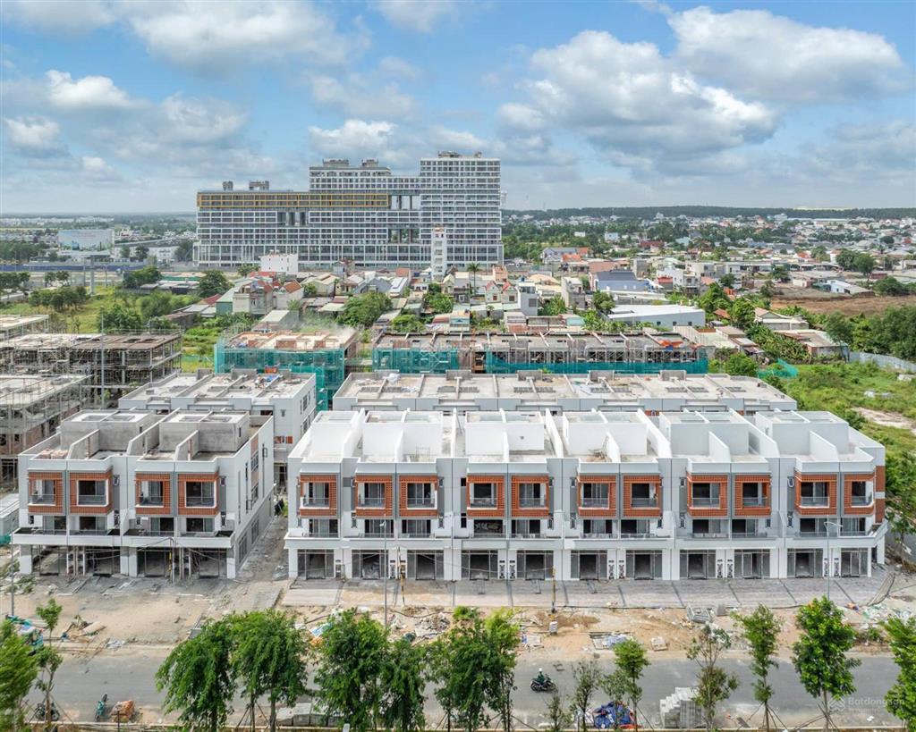 Bán nhà phố spring ville nhơn trạch 107m², 1 trệt 2 lầu, giá 8,6 tỷ all in, lỗ 700 triệu