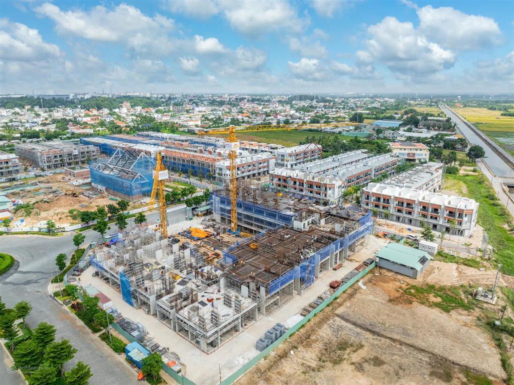 Bán nhà phố spring ville nhơn trạch 107m², 1 trệt 2 lầu, giá 8,6 tỷ all in, lỗ 700 triệu