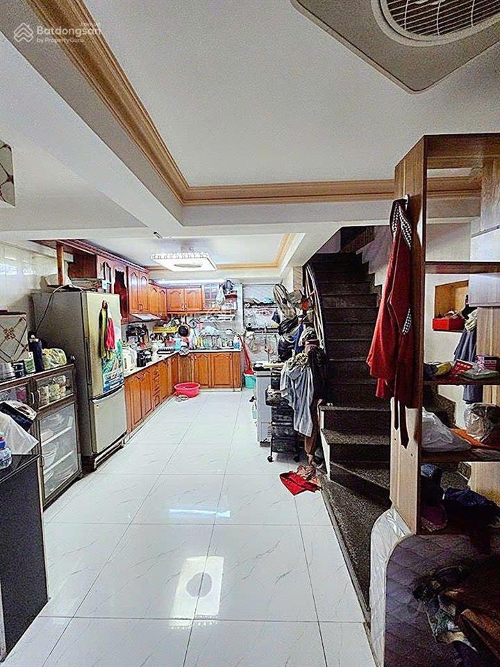 Bán nhà 4 lầu ngay chợ (4x16) đường 6m cư xá d q.6