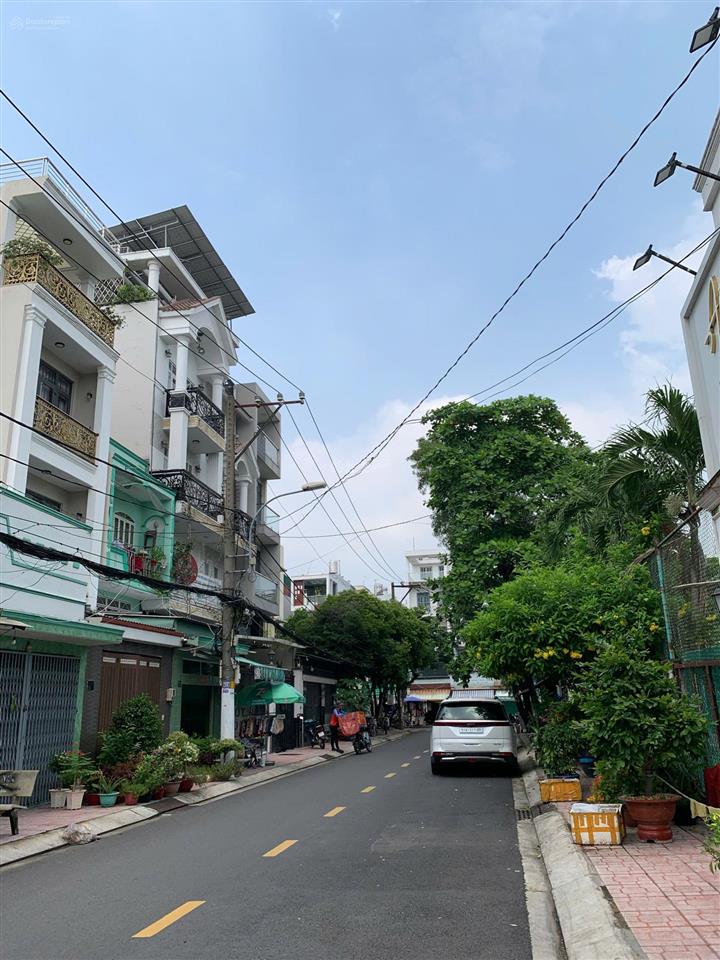 Bán nhà 4 lầu ngay chợ (4x16) đường 6m cư xá d q.6