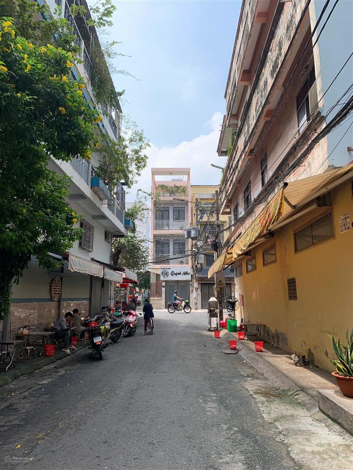 Bán nhà 4 lầu ngay chợ (4x16) đường 6m cư xá d q.6