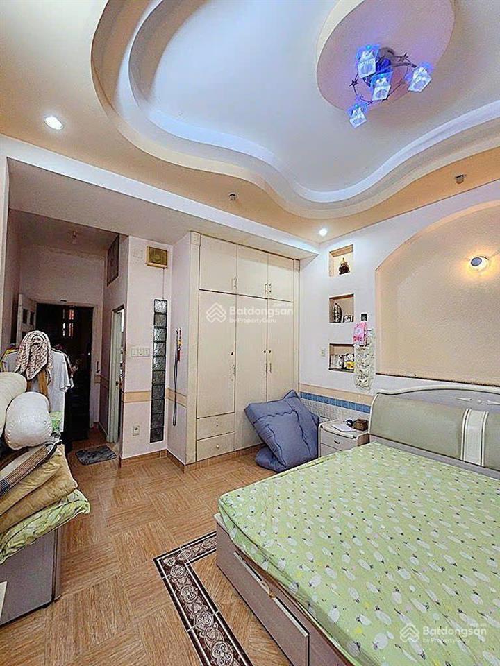 Bán nhà 4 lầu ngay chợ (4x16) đường 6m cư xá d q.6