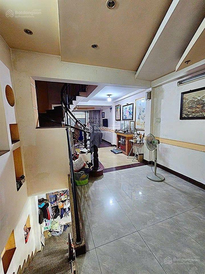 Bán nhà 4 lầu ngay chợ (4x16) đường 6m cư xá d q.6