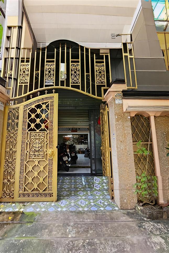 Bán nhà 4 lầu ngay chợ (4x16) đường 6m cư xá d q.6