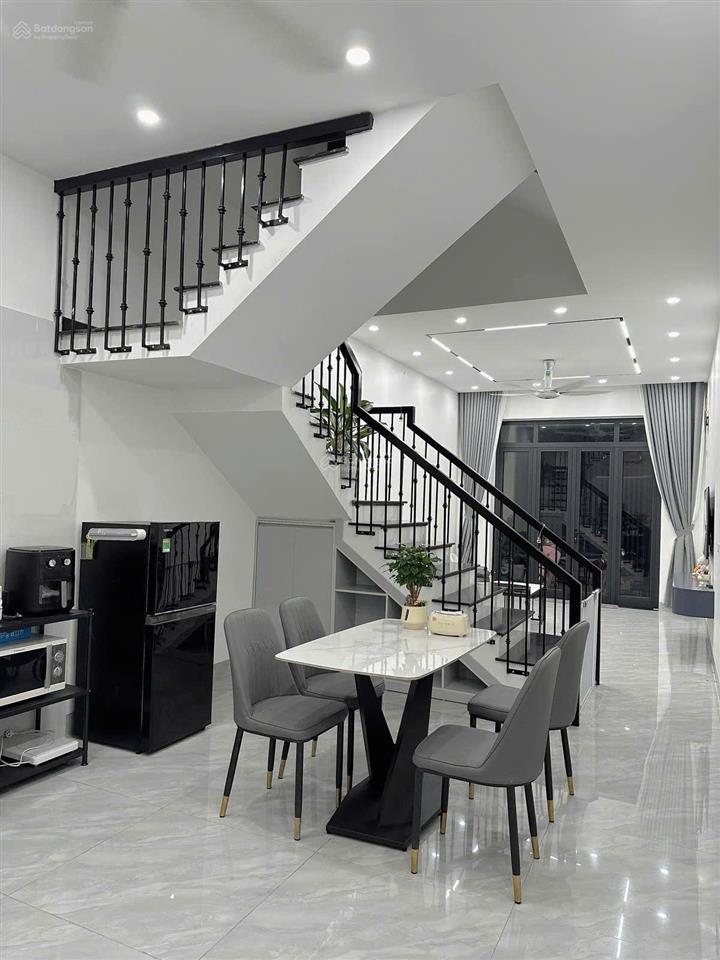 Nhà 3 lầu đường 10m (4x16) cư xá ra đa  phố ẩm thực q.6