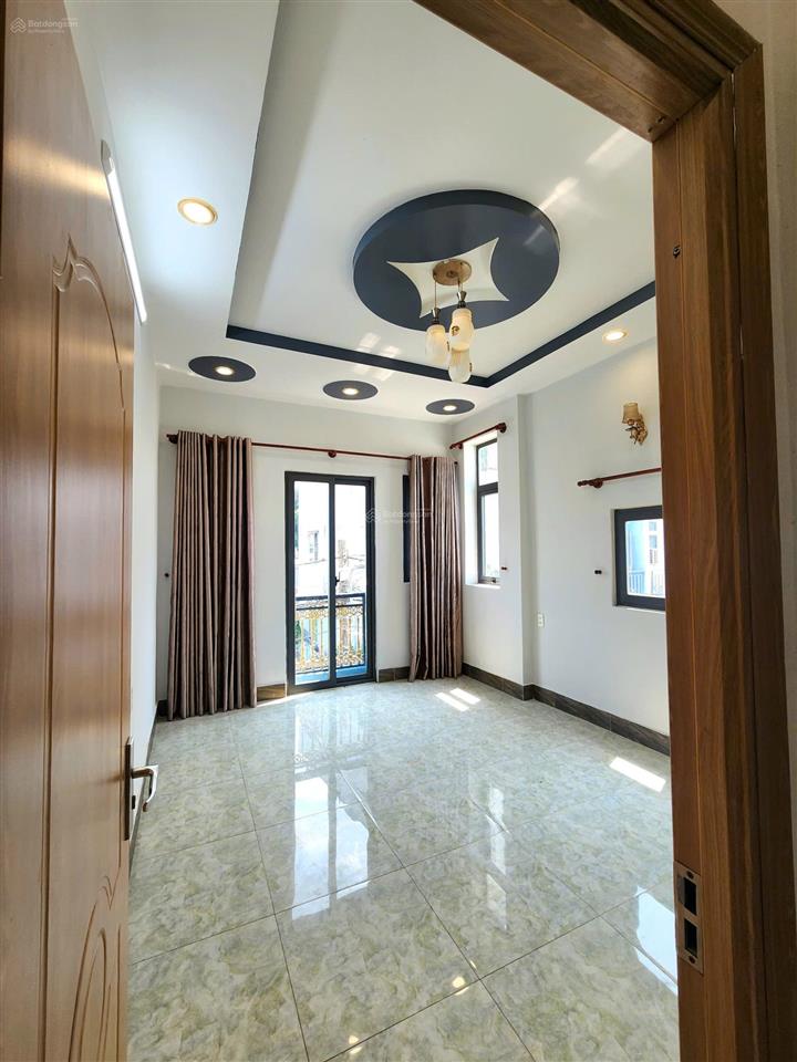 Nhà đẹp 3 lầu hẻm 4m chỉ cách mặt tiền phú định 50m