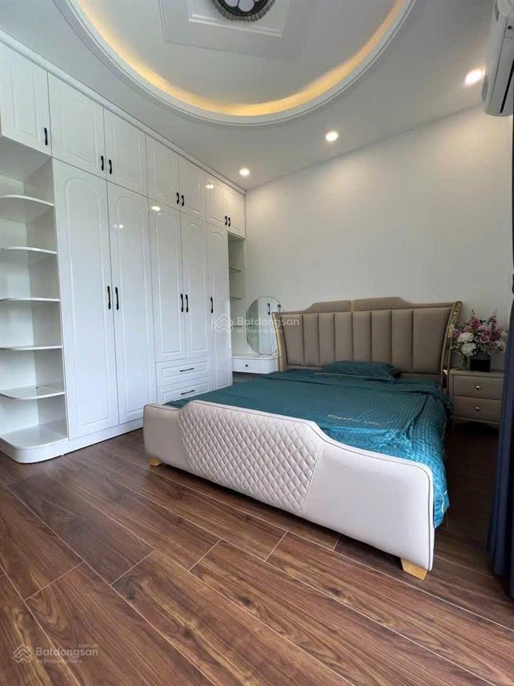 Nhà 3 lầu hẻm 8m ngay trường học nhật tảo  phạm văn chí
