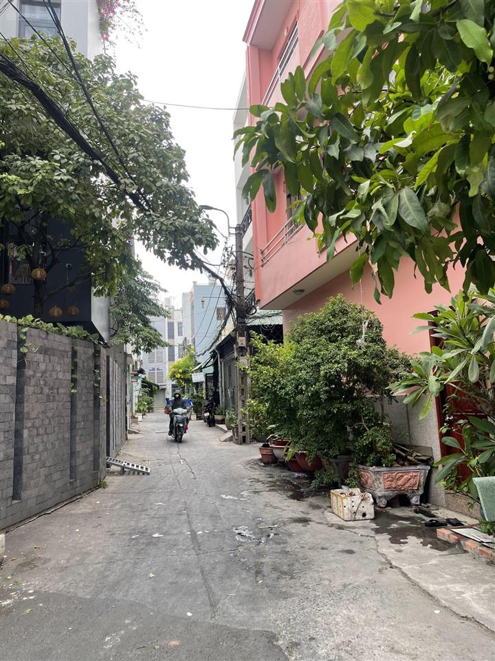 Bán gấp nhà 3 lầu mới đẹp (4x19m) ngay cc him ham đường hậu giang q6