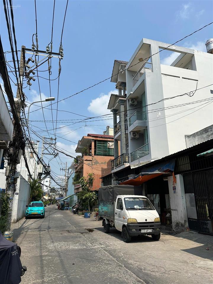 Nhà đẹp 3 lầu, 120m2 (8x15) đường 10m phan anh q. bt