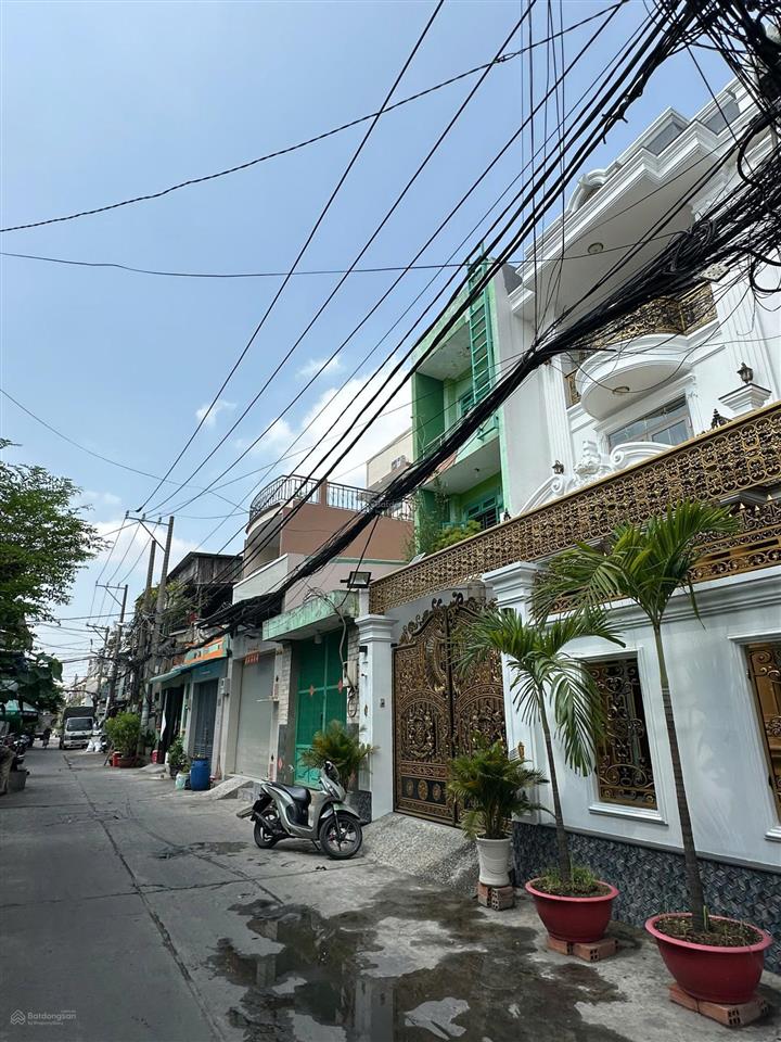 Nhà đẹp 3 lầu, 120m2 (8x15) đường 10m phan anh q. bt