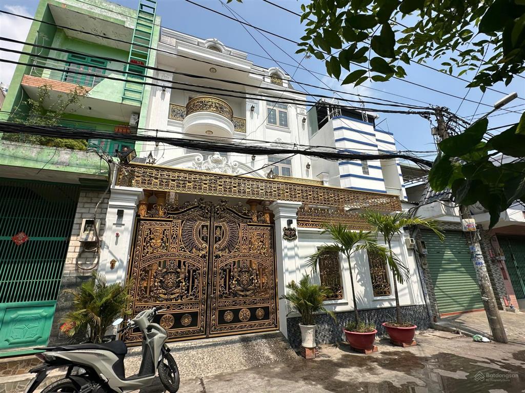 Nhà đẹp 3 lầu, 120m2 (8x15) đường 10m phan anh q. bt