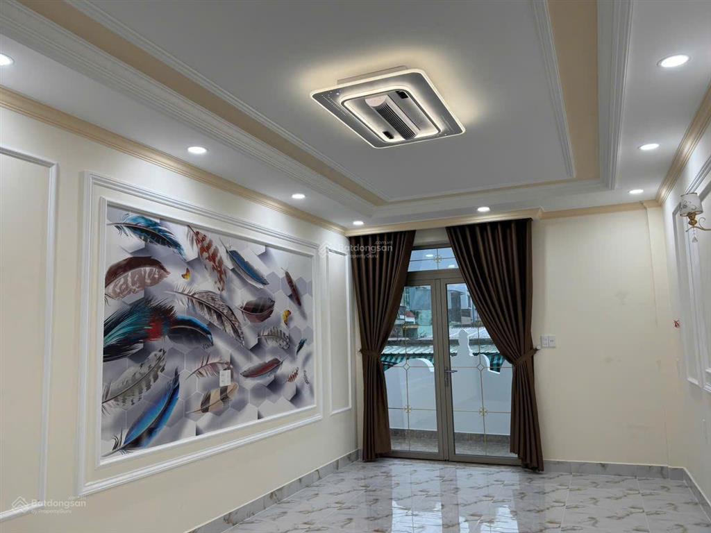 Nhà đẹp 3 lầu, 120m2 (8x15) đường 10m phan anh q. bt