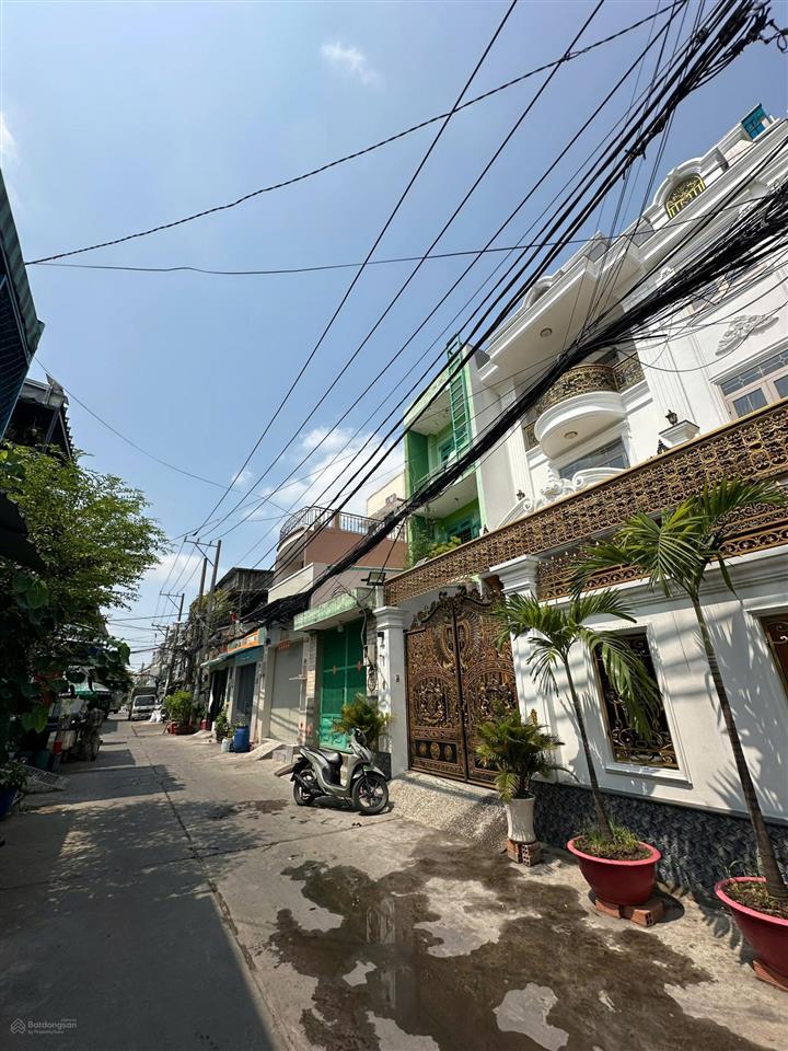 Nhà đẹp 3 lầu, 120m2 (8x15) đường 10m phan anh q. bt