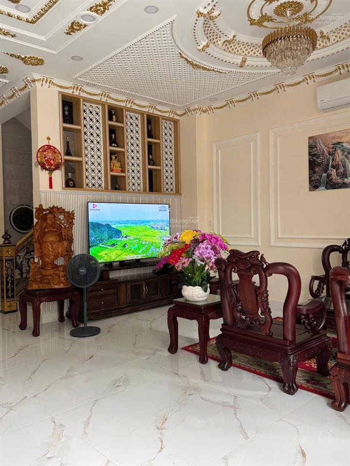 Nhà đẹp 3 lầu, 120m2 (8x15) đường 10m phan anh q. bt