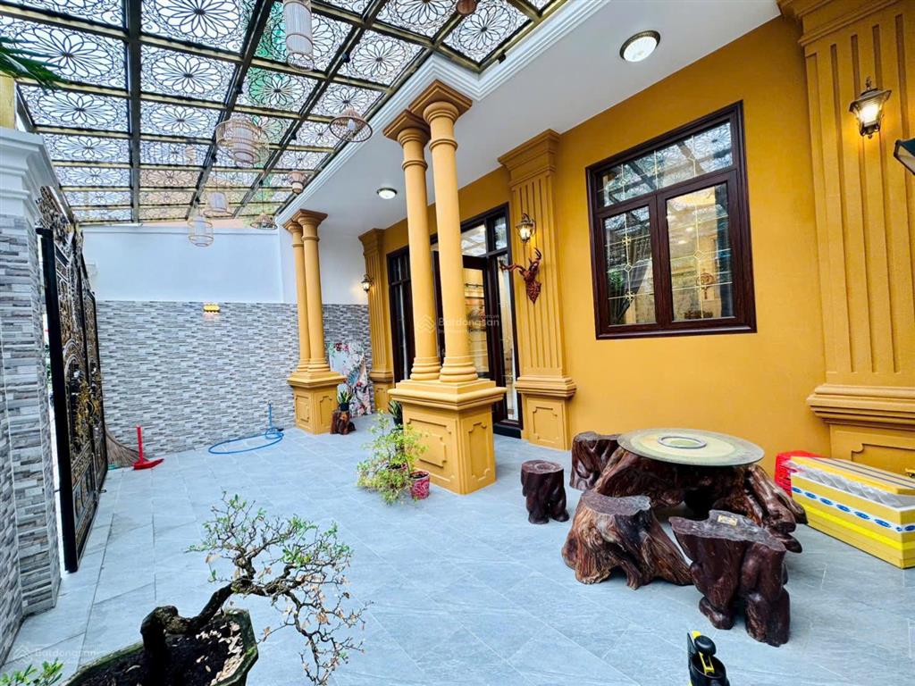 Nhà đẹp 3 lầu, 120m2 (8x15) đường 10m phan anh q. bt