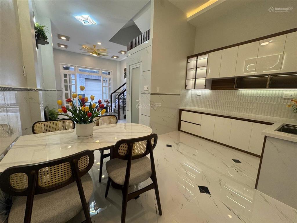 Nhà 3 lầu đẹp ngay chợ bình tây hẻm 7m đường mai xuân thưởng q.6