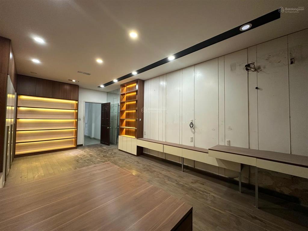 Giảm 500tr giá tốt 3 lầu (4x20) đường 12m bình phú q.6
