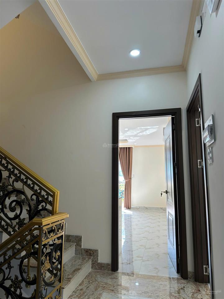 Nhà cực đẹp (8x17) đường lớn 3 lầu tân hòa đông