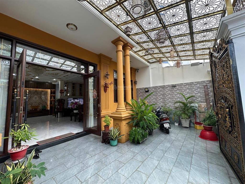 Nhà cực đẹp (8x17) đường lớn 3 lầu tân hòa đông