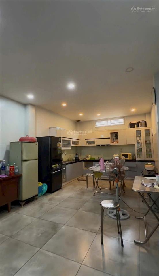 Nhà 3 lầu đẹp  có thang máy (80m2) đường lớn 12m q.6
