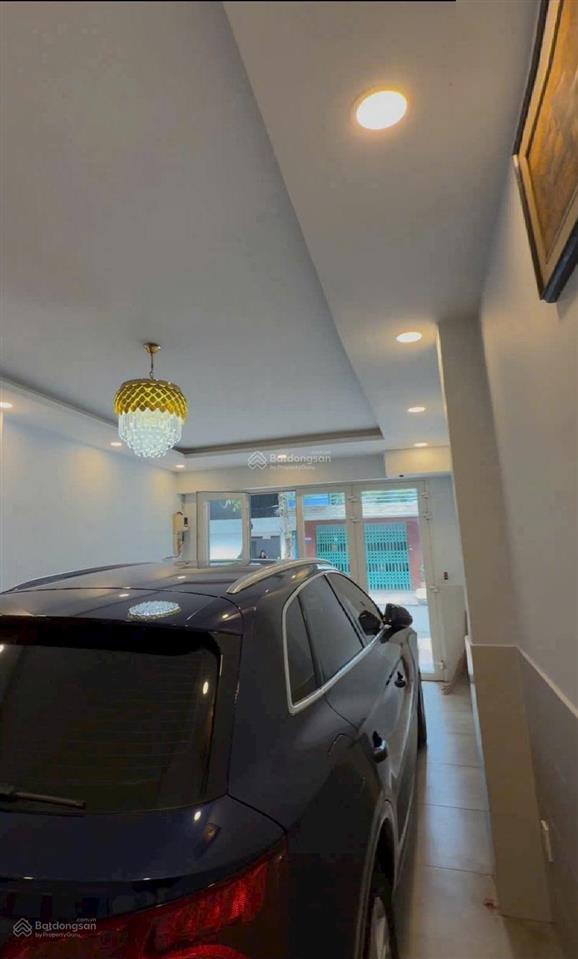 Nhà 3 lầu đẹp  có thang máy (80m2) đường lớn 12m q.6