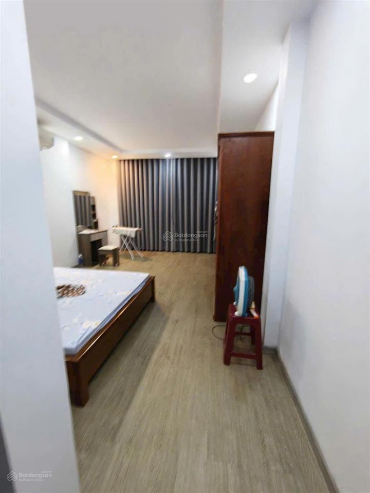 Nhà 3 lầu đẹp  có thang máy (80m2) đường lớn 12m q.6